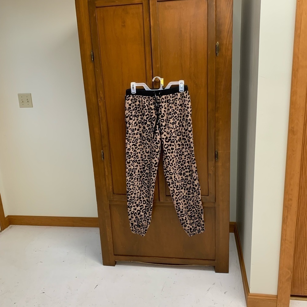 DKNY poly spandex animal print joggers track pants cuffed ankle medium